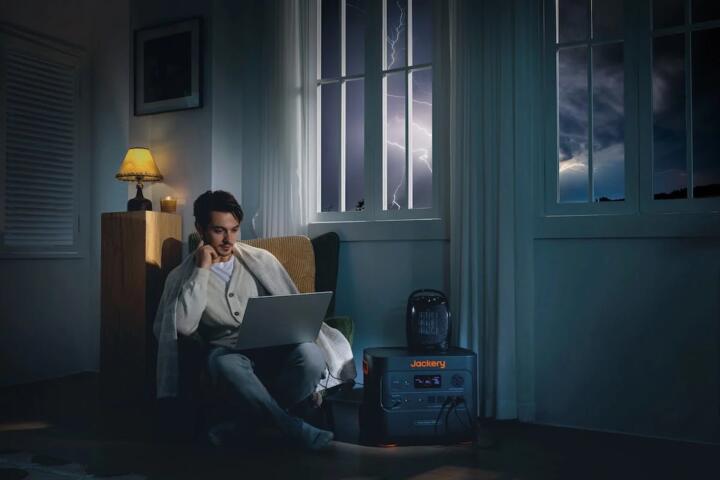 Smart Ways to Prepare Before the Power Goes Out